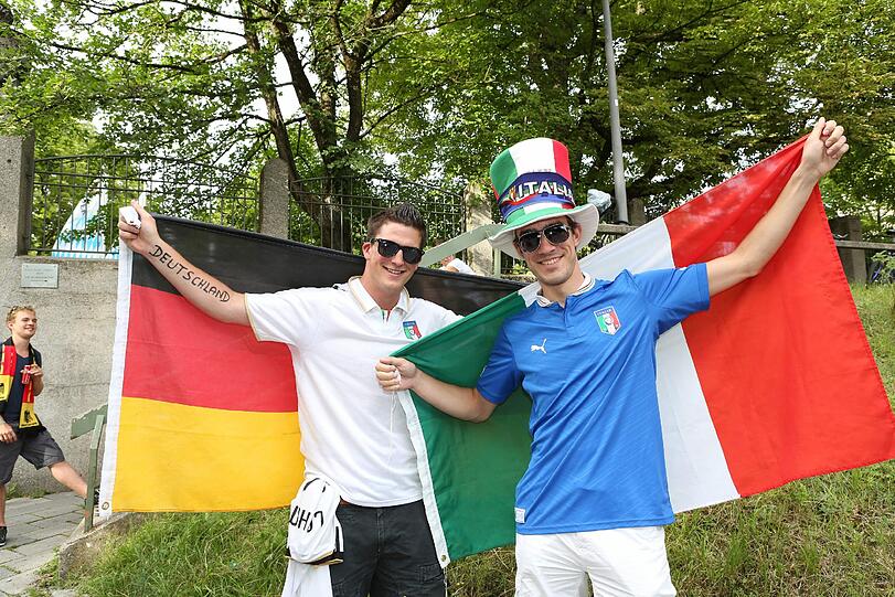 München im Halbfinal-Fieber. Die Bilder vom Public Viewing im Spiel Deutschland gegen Italien.