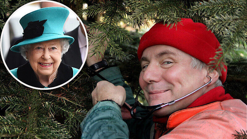 Ist das der Christbaum für die Queen? Wolfgang Weiß, Stadtrat und Leiter eines staatlichen Forstreviers, überprüft mit einem Stethoskop den Gesundheitszustand der Tanne. Ist das der Christbaum für die Queen? Wolfgang Weiß, Stadtrat und Leiter eines staatlichen Forstreviers, überprüft mit einem Stethoskop den Gesundheitszustand der Tanne.