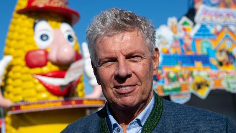 Dieter Reiter (SPD), Oberbürgermeister der Stadt München, befindet sich auf dem Gelände des Oktoberfestes. Foto: Sven Hoppe/Archiv Dieter Reiter (SPD), Oberbürgermeister der Stadt München, befindet sich auf dem Gelände des Oktoberfestes. Foto: Sven Hoppe/Archiv