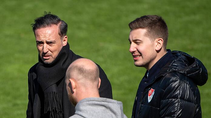 Türkgücü-Geschäftsführer Max Kothny (rechts) mit Hasan Kivran: Der Vorstandsvorsitzende und Hauptgesellschafter des Klubs will sich offenbar zeitnah aus der Türkgücü München Fußball GmbH & Co. KGaA zurückziehen.  (Archivbild)
