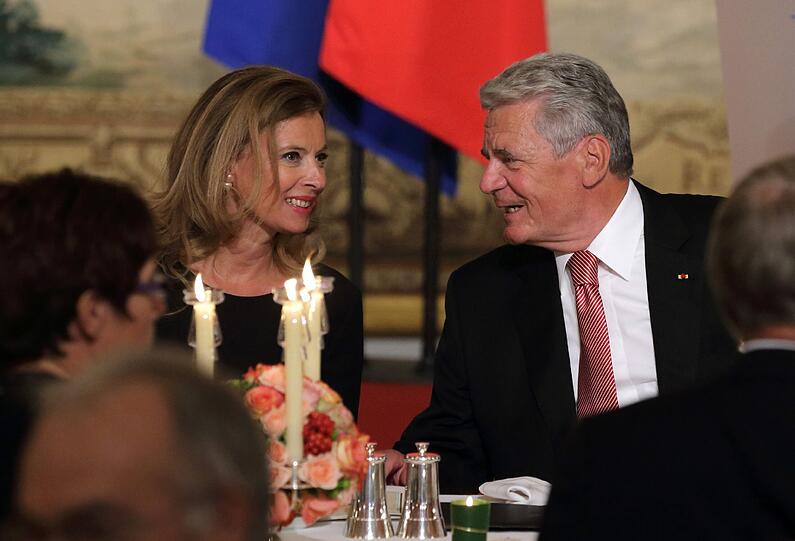 Bundespräsident Joachim Gauck mit Valerie Trierweiler.