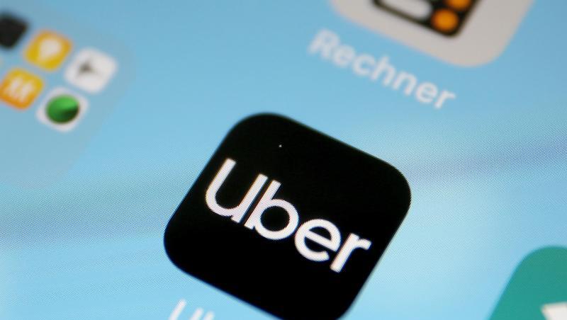 Handynutzer in Köln haben im vergangenen Jahr 300.000 Mal versucht, über die Firmenapp ein Fahrzeug zu bestellen. Handynutzer in Köln haben im vergangenen Jahr 300.000 Mal versucht, über die Firmenapp ein Fahrzeug zu bestellen.