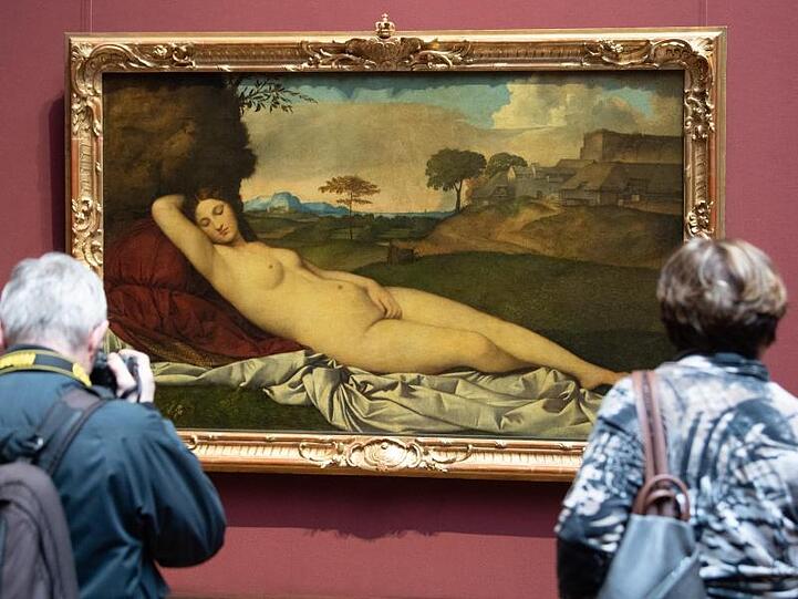 Die "Schlummernde Venus" von Giorgione. in der Dresdner Gemäldegalerie Alte Meister.