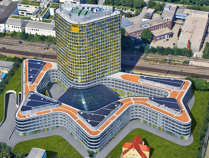 Der neue Gebäudekomplex in der Hansastraße führt die bisher sieben Münchner Standorte zusammen.