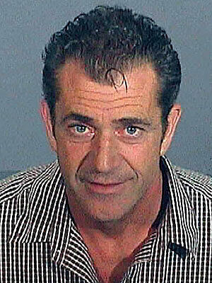 Weil er besoffen Auto fuhr, nahm die Polizei 2006 Mel Gibson fest - und schoss dieses schöne Foto.