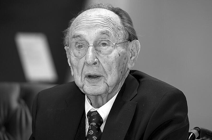 Hans-Dietrich (&dagger;89) Genscher ist tot.