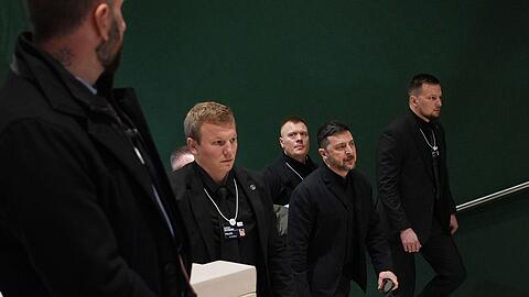 Der ukrainische Pr&auml;sident Selenskyj in Davos, wo er sagte, dass Vertreter der USA, der Ukraine und Russlands &uuml;ber Bedingungen f&uuml;r ein Ende des Ukraine-Krieges reden wollen.