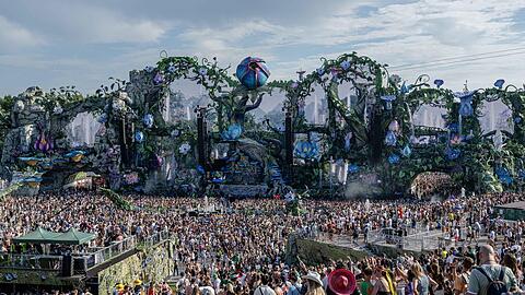 Das Tomorrowland ist für seine spektakulären Bühnenaufbauten bekannt.