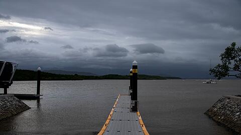 Noch ist die See ruhig, aber die Sturmwolken ziehen auf: Die Beh&ouml;rden warnen vor B&ouml;en von mehr als 250 Kilometern pro Stunde durch den Zyklon "Narelle".