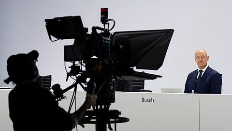 Virtuelle Hauptversammlung bei der Siemens AG mit dem Vorstandsvorsitzenden  
Roland Busch.
