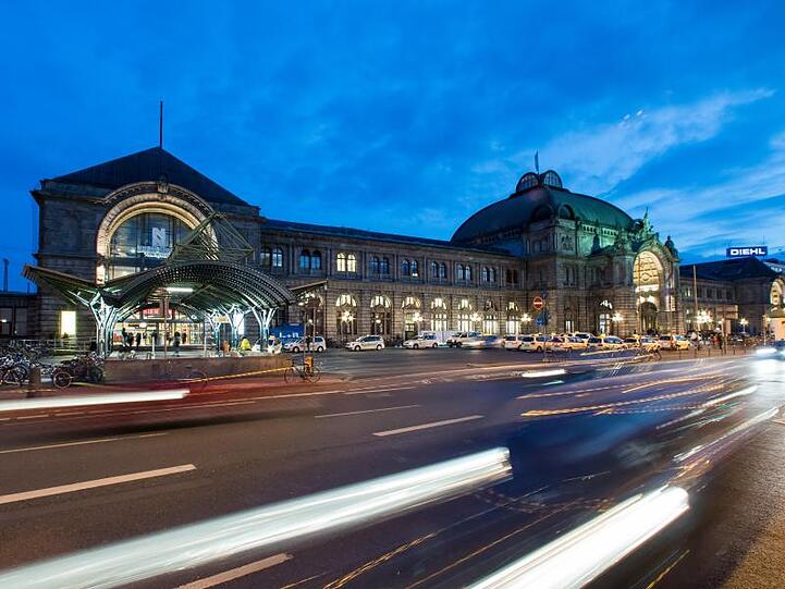 Blick auf den Hauptbahnhof in Nürnberg. Foto: Daniel Karmann/Archiv