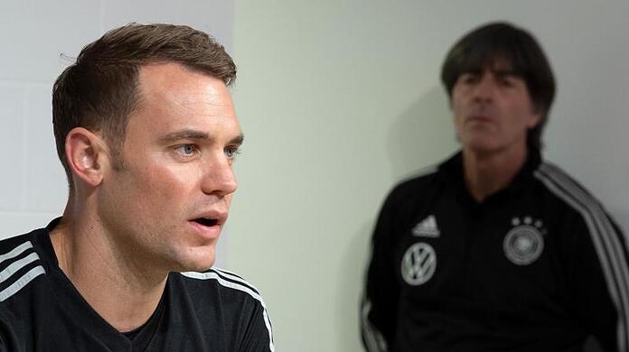 Begrüßt die Entscheidung des DFB am Bundestrainer Löw festzuhalten: National-Torhüter Manuel Neuer.