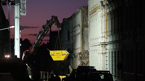 Bis in die Nacht hinein wurde nach den Vermissten gesucht.