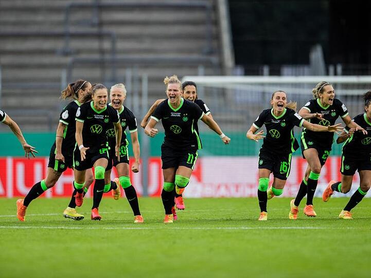 Der sechste Pokalsieg der Wolfsburger Fußball-Frauen in Serie war ein hartes Stück Arbeit.
