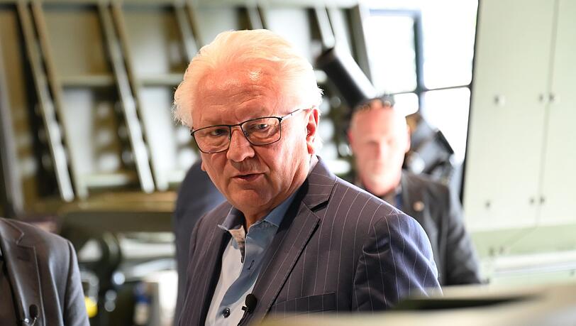Rheinmetall-Chef Armin Papperger setzt auf autonome Waffensysteme, bei denen aber der Mensch immer das letzte Wort haben soll. Rheinmetall-Chef Armin Papperger setzt auf autonome Waffensysteme, bei denen aber der Mensch immer das letzte Wort haben soll.