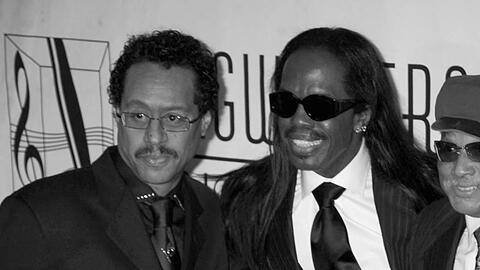 US-Musiker Fred White (li.) mit seinem Bruder Verdine White bei einer Hall-of-Fame-Veranstaltung.