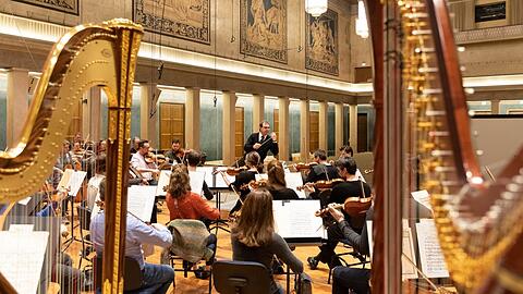Daniele Gatti bei einer Probe mit dem Symphonieorchester des Bayerischen Rundfunks im Herkulessaal der Residenz.