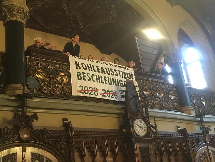 "Rollen Sie&rsquo;s ein!", fordert der OB von den Klimaaktivisten von "Extinction Rebellion".