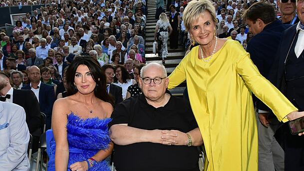 Gloria von Thurn und Taxis mit Inhaber von Odeon Concerte Reinhard Söll und dessen Lebensgefährtin Svetlana Panfilow.
