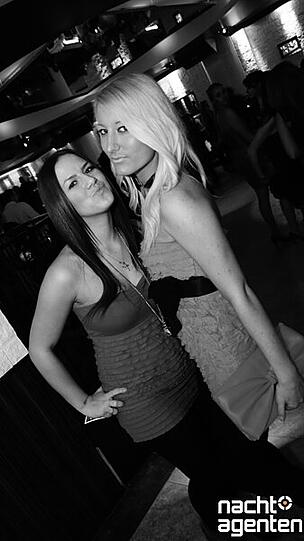 Heiße Mädels und sexy Moves bei "DJ A-Les B-Day Bash" im Crown's Club. Mehr Bilder gibt es unter www.nachtagenten.de.