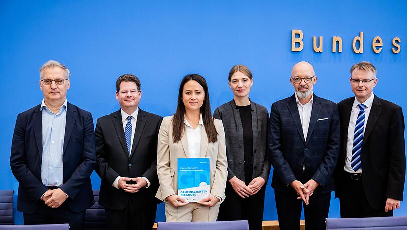 Führende Wirtschaftsinstitute haben ihre Prognose für 2026 vorgelegt.
