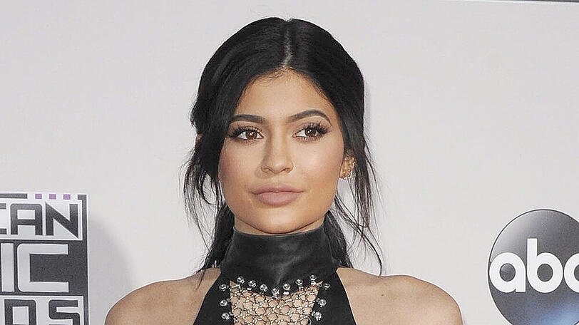 Kylie Jenner steht zu den Spuren ihrer Schwangerschaft
