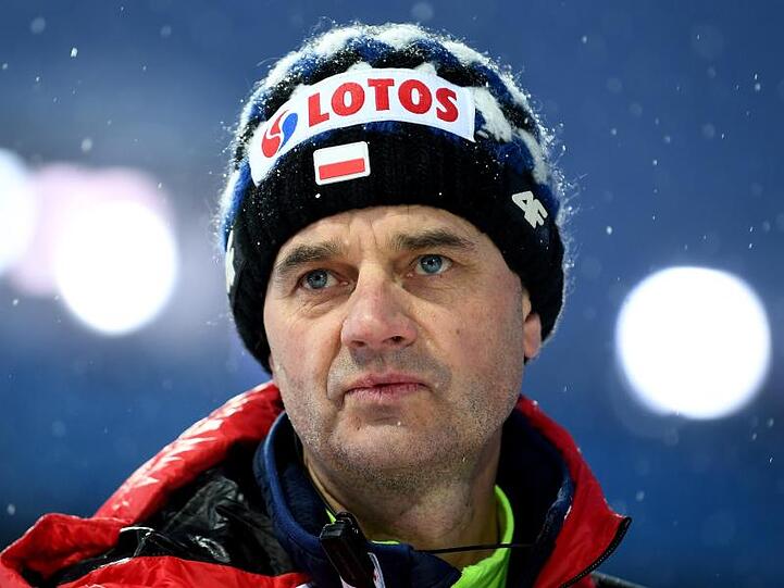 Stefan Horngacher, Chefcoach des DSV, steht im Schanzenauslauf. Foto: Hendrik Schmidt/zb/dpa/Archivbild