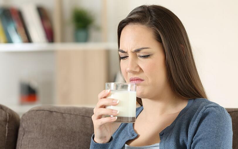 Selbst bei Schlafstörungen soll Zwiebel Abhilfe schaffen können. Dafür vor dem Schlafengehen heiße Milch mit gehackten Zwiebeln trinken. Geschmacklich sicherlich eine Herausforderung, doch Medizin muss ja schließlich auch nicht schmecken. Selbst bei Schlafstörungen soll Zwiebel Abhilfe schaffen können. Dafür vor dem Schlafengehen heiße Milch mit gehackten Zwiebeln trinken. Geschmacklich sicherlich eine Herausforderung, doch Medizin muss ja schließlich auch nicht schmecken.