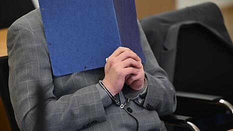 Im Prozess um einen mutma&szlig;lichen Dreifachmord in Zwiesel soll eine virtuelle Tatortbegehung stattfinden. (Archivbild)