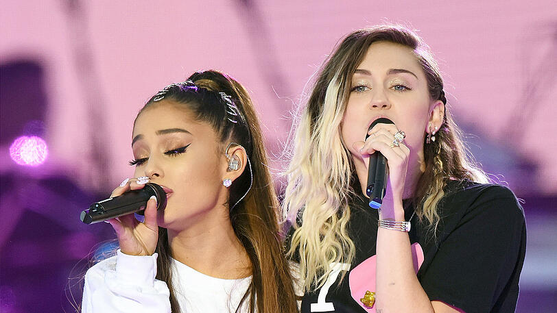 Miley Cirus und Ariana Grande.