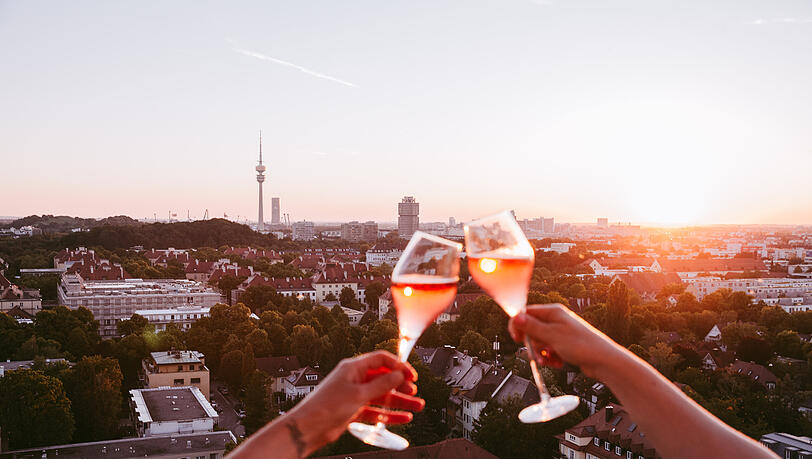 Die M'Uniqo Rooftop Bar im Andaz M&uuml;nchen Schwabinger Tor wird am 14. Mai zur B&uuml;hne des Cocktail X Festival Grand Openings.