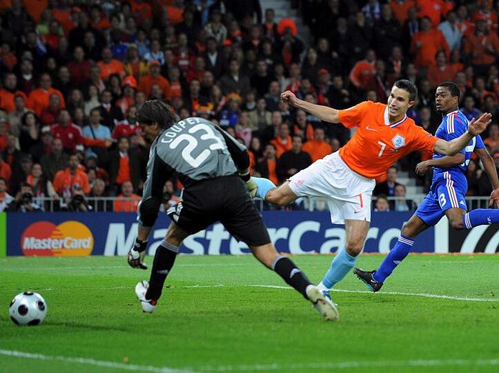 Seit 2004 beim FC Arsenal in der englischen Premier League erfolgreich: Der Holländer Robin van Persie.