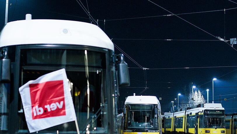 In der kommenden Woche stehen Busse und Bahnen in Berlin wieder zeitweise still.