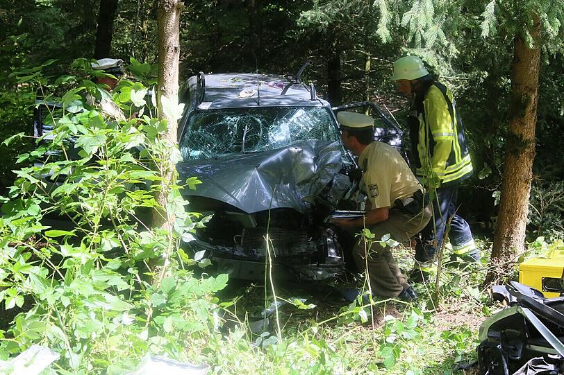 Die Bilder des Verkehrsunfalls im Landkreis Mühldorf.