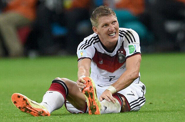 Geplagt von Krämpfen: Bastian Schweinsteiger im Spiel gegen Algerien.