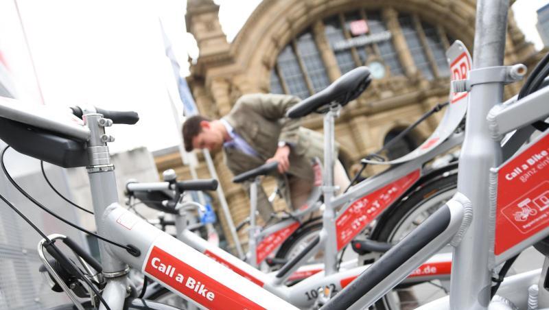"Call a Bike"-Leihfahrräder am Hauptbahnhof in Frankfurt am Main. "Call a Bike"-Leihfahrräder am Hauptbahnhof in Frankfurt am Main.