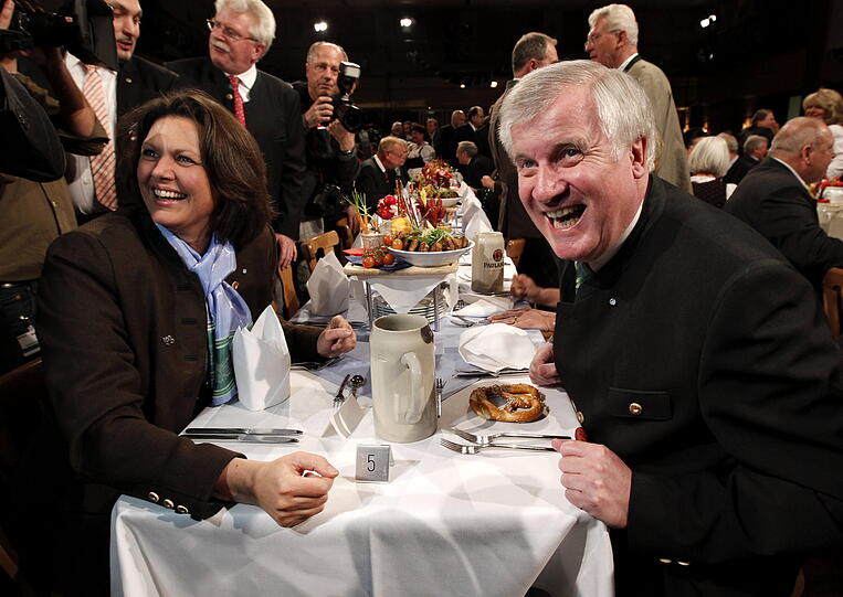 Horst Seehofer bekam besonders viel Fett ab.