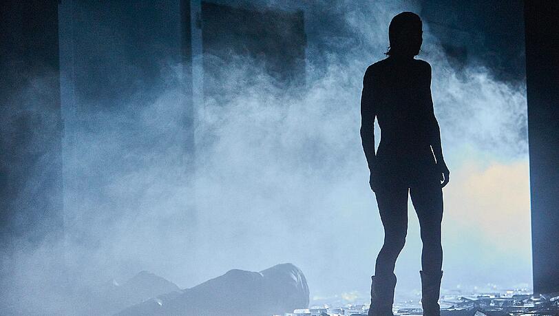 Bibiana Beglau in "Phädras Nacht" im Residenztheater. Bibiana Beglau in "Phädras Nacht" im Residenztheater.