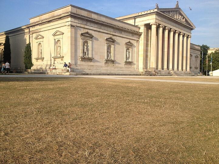 So schaut's derzeit am Königsplatz aus.