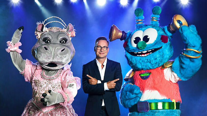 Die ersten Kostüme der neuen "The Masked Singer"-Staffel, vorgestellt von Moderator Matthias Opdenhövel