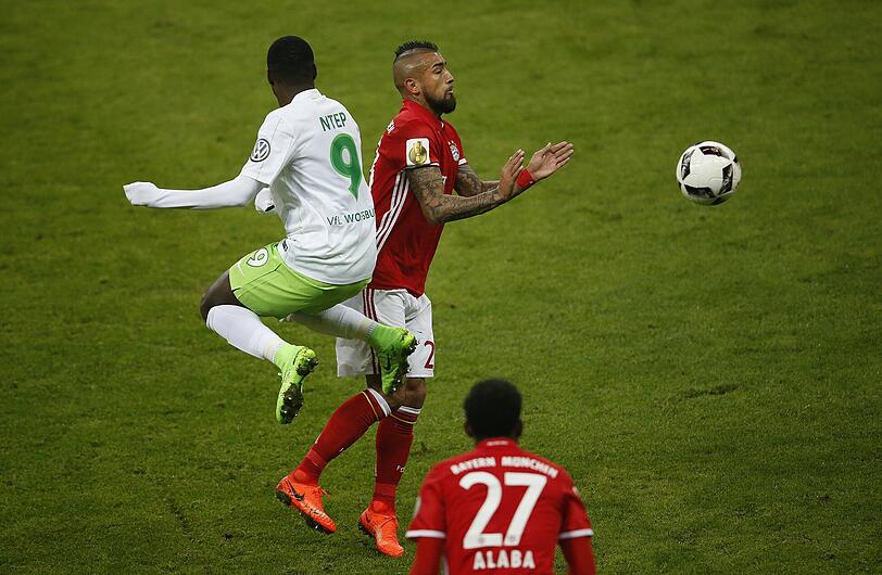 Arturo Vidal: Note 3 - Verzichtete diesmal auf wilde Grätsch-Einlagen wie am Samstag gegen Schalke. Seriöser Auftritt vor der Abwehr.