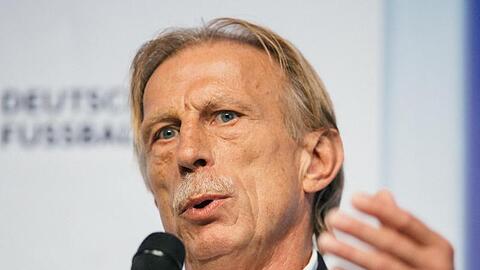 Traut seinem ehemaligen Club 1. FC Köln den Klassenverbleib zu: Christoph Daum.