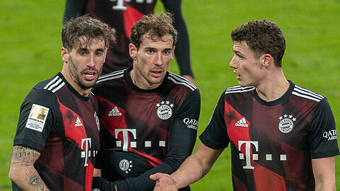 Javi Martínez (li.) und Leon Goretzka (re.)  stehen im Aufgebot für die Klub-WM.