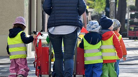 Aktuell herrscht in München Verunsicherung, wenn es um die Kita-Gebühren geht.