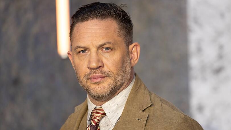 Berichten zufolge soll sich Tom Hardy am Set von "MobLand" daneben benommen haben.