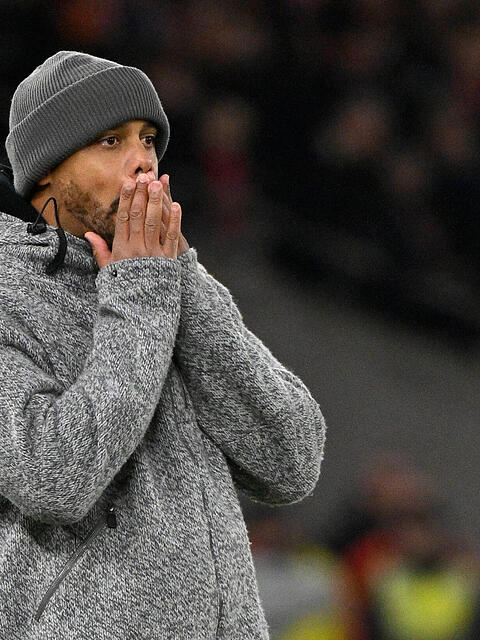 Sch&ouml;ne Bescherung: Die mannschaft von Trainer Vincent Kompany kommt kurz vor Weihnachten auf der letzten Rille daher.