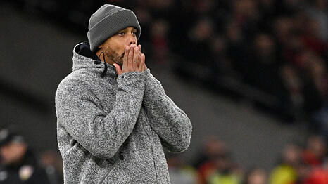 Sch&ouml;ne Bescherung: Die mannschaft von Trainer Vincent Kompany kommt kurz vor Weihnachten auf der letzten Rille daher.