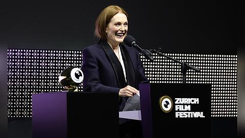 Julianne Moore bei ihrer Dankesrede in Z&uuml;rich.