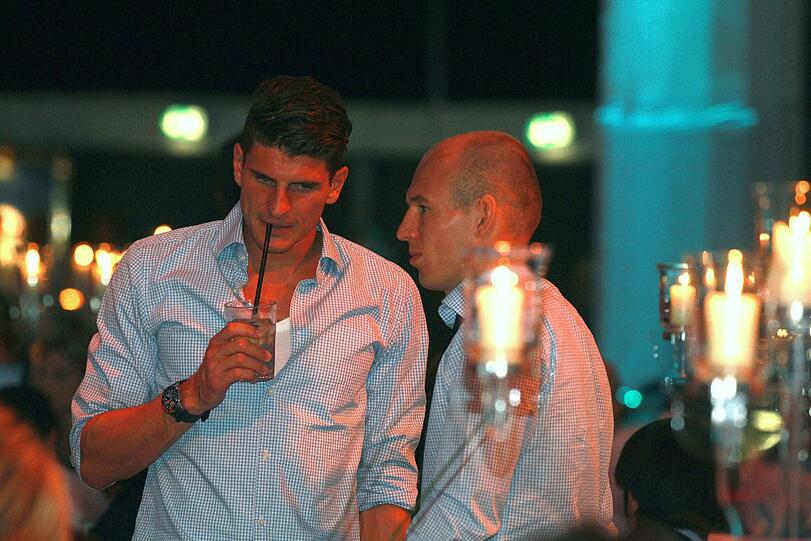 Bittere Niederlage für die Bayern: Beim Bankett war die Stimmung auf dem Boden. Die Bilder