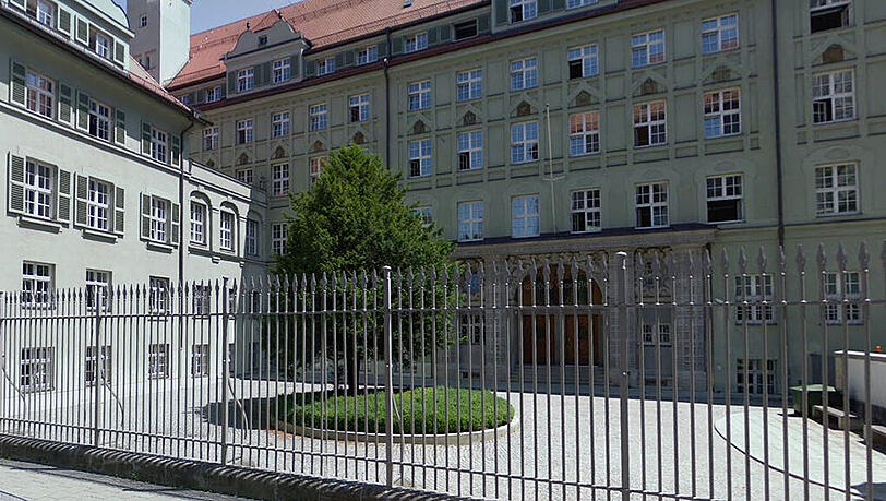Hierhin flüchtete der Ladendieb nach seiner Tat: Das Münchner Polizeipräsidium in der Ettstraße. Hierhin flüchtete der Ladendieb nach seiner Tat: Das Münchner Polizeipräsidium in der Ettstraße.